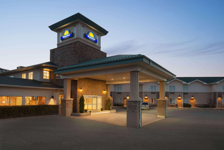 Exterior & Views 2, Days Inn by Wyndham Swift Current, Division No. 8