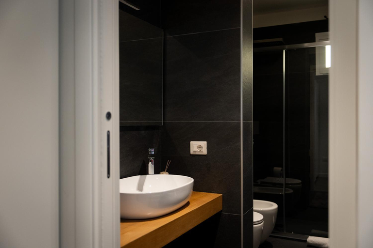 Bathroom 2, Suite 70 Luxury Collection, Reggio Di Calabria
