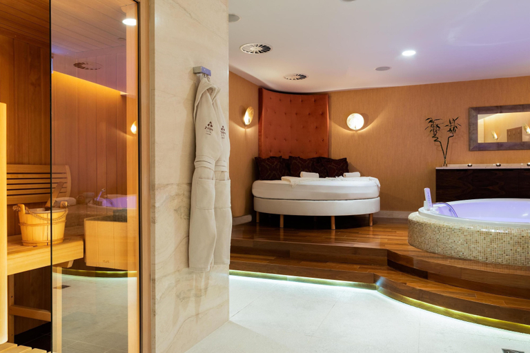 Bathroom 5, Grand Hotel Kempinski High Tatras, Poprad