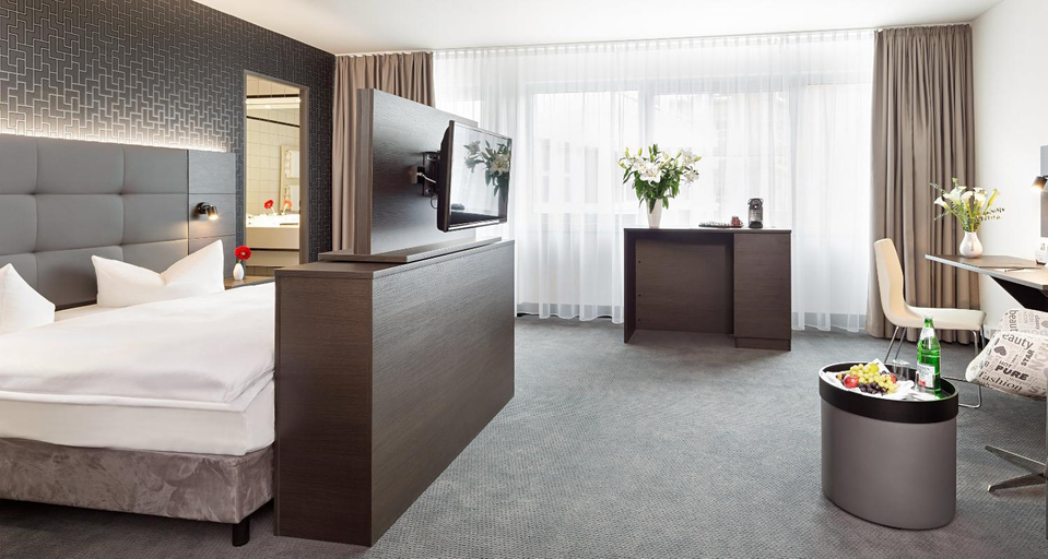Bedroom 3, Victor's Residenz-Hotel Berlin Tegel, Berlin