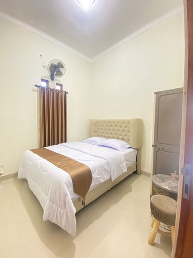 Bedroom 3, House Of Dhejhe, Bantul