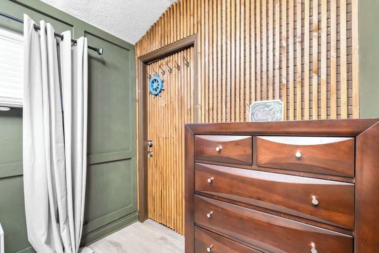 Others 5, The Tampa Oasis, Hillsborough