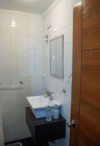 Bathroom 3, Hostal Casa Alegre, Valparaíso
