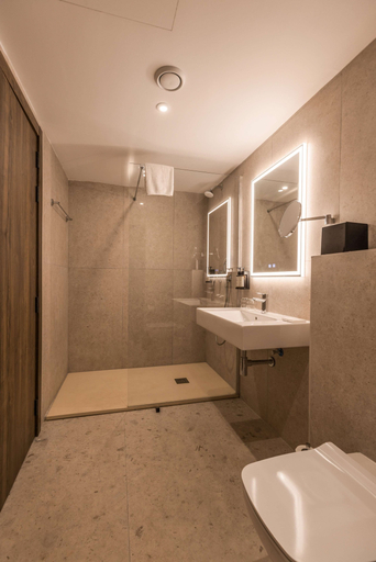 Bathroom 5, AX ODYCY Hotel, Saint Paul's Bay