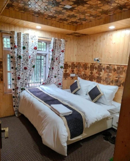 Others 4, New Lakes Crown Group Of Houseboats, Srinagar