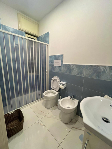 Bathroom, Dodo & Fofo, Napoli