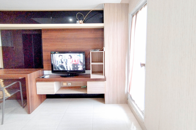 Others 2, Comfy and Classic Studio at Grand Sungkono Lagoon Apartment By Travelio, Surabaya