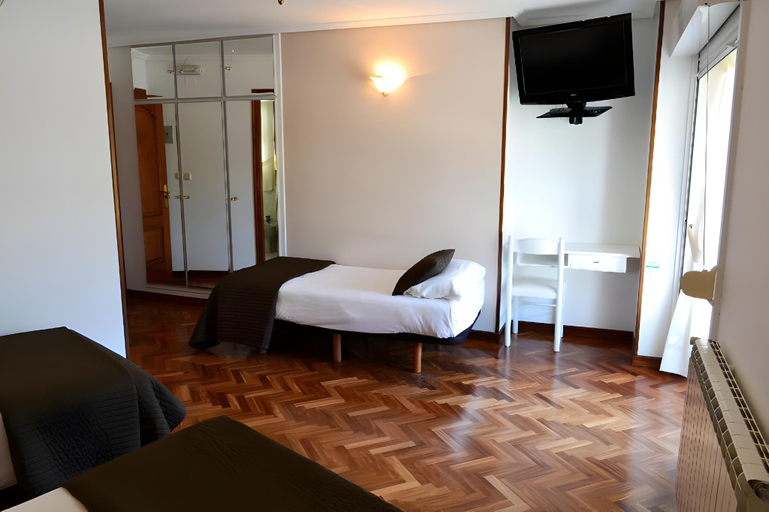 Bedroom 2, Alda Santa Cristina, A Coruña