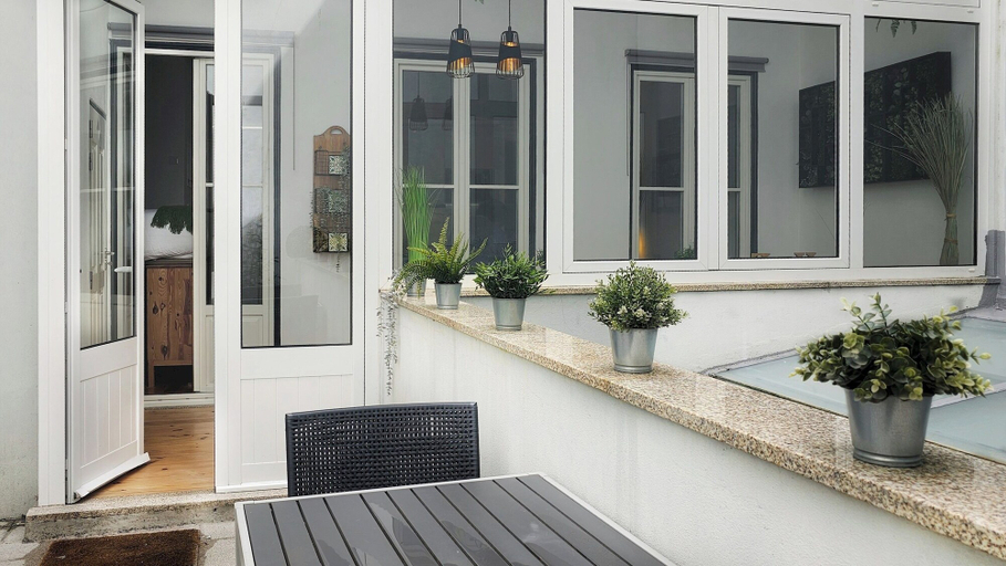 Exterior & Views 2, Frs002 Floresold Town: Elegant Studio W/ Patio, Porto