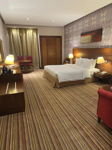 Bedroom 3, Al Khaleej Palace Deira Hotel, Dubai