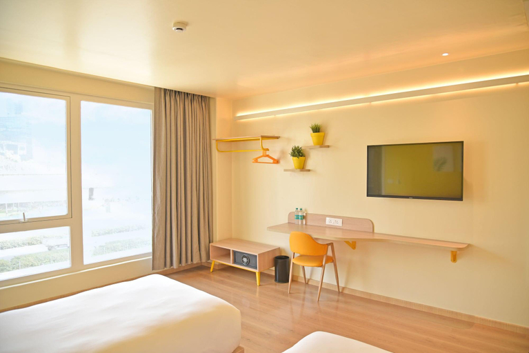 Bedroom 2, Bloom Golf Course Road, Gurgaon