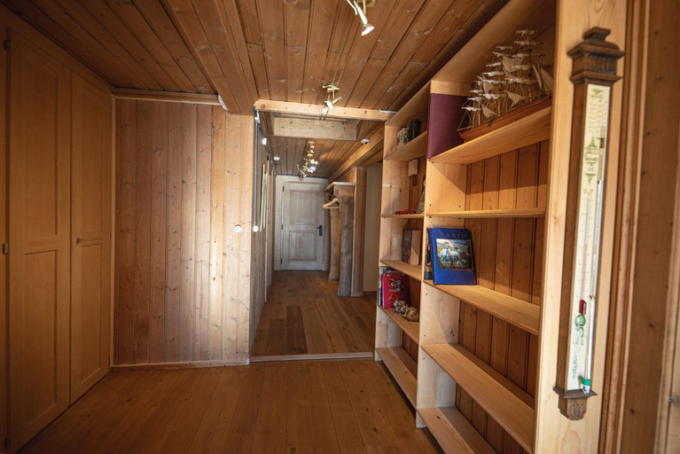 Others 2, Ferienwohnungen im Boutique-Hotel Alpenrose, Saanen
