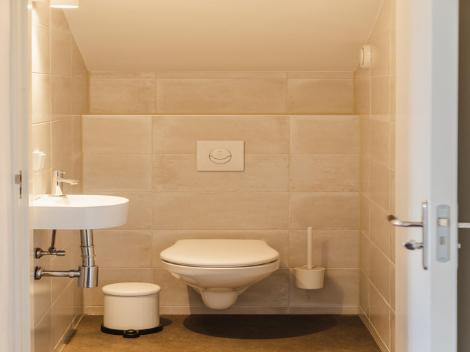 Bathroom, Luxurious holiday home with rural character, De Wolden