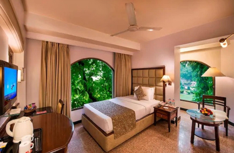 Room 5, Revival Lords Inn, Vadodara