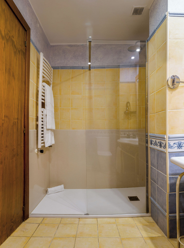 Bathroom 4, Silken Villa de Laguardia, Álava