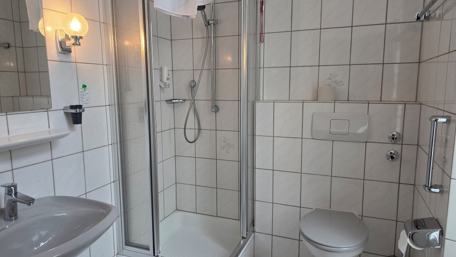 Bathroom, Hotel Eifeler Hof Kyllburg, Eifelkreis Bitburg-Prüm