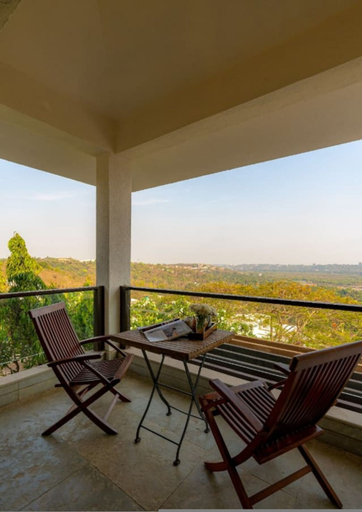 Room 2, Cliffhouse by Hireavilla -5br w Pvt Pool in Saipem, North Goa