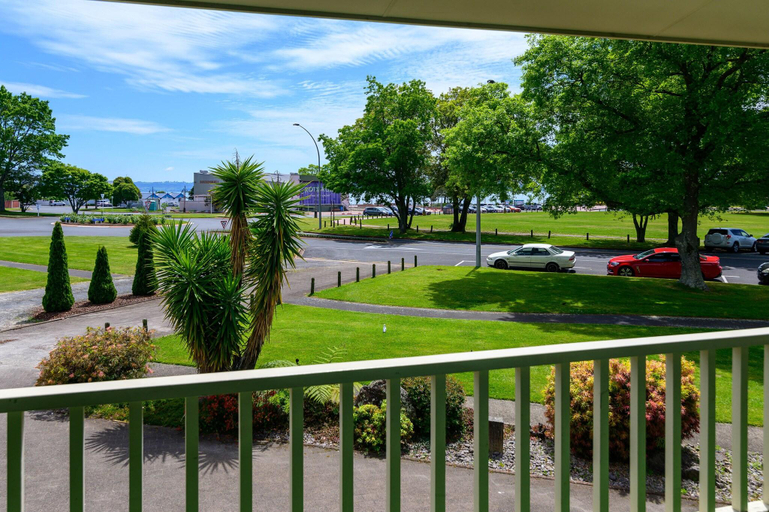 Public Area 2, Lake Lodge Motel, Rotorua