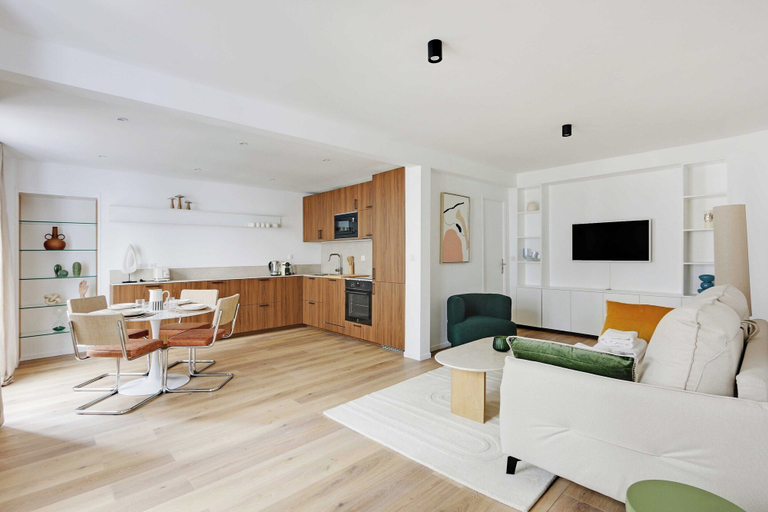 Living area 3, Modern and Elegant apt 1bd/4p - Quartier Latin, Paris