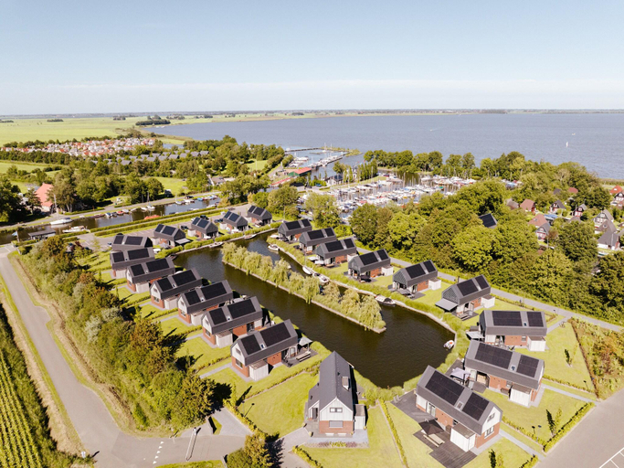 Others 4, Water Villa in Balk with Private Jetty, Gaasterlân-Sleat
