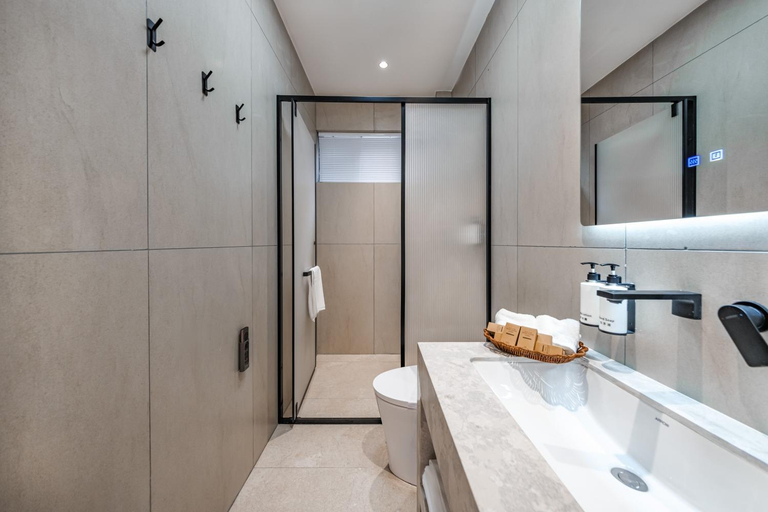 Bathroom 2, 山水云间民宿, Honghe Hani and Yi