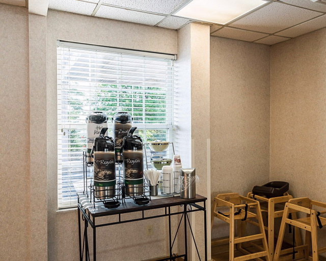 Food & Drinks 5, Quality Inn Morgantown, Monongalia