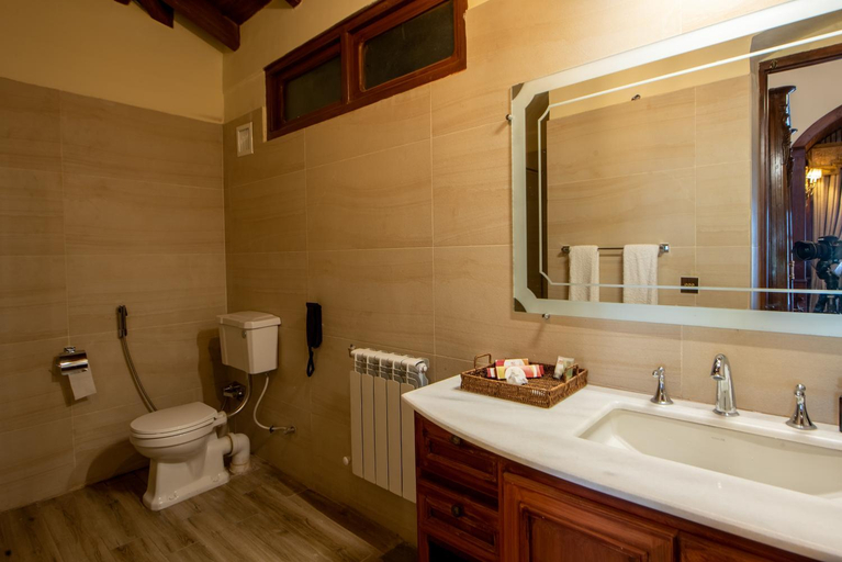 Bathroom 4, Cecil by Pearl Continental, Rawalpindi