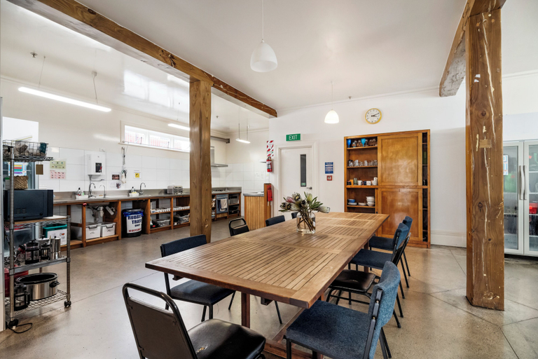 Food & Drinks 5, Verandahs Parkside Lodge - Hostel, Waitakere