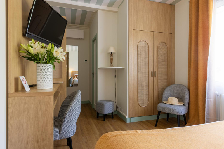 Bedroom 3, Family Golf Hotel, Charente-Maritime