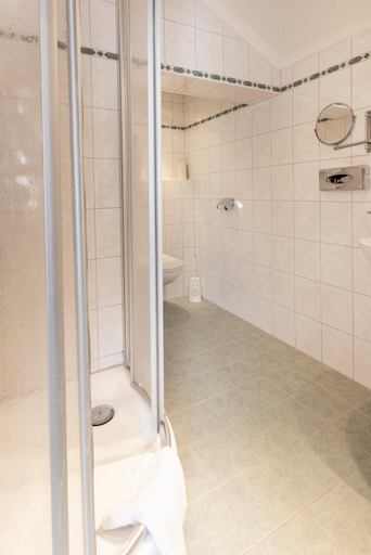 Bathroom 3, Heart Hotel Nordstern, Schwaz