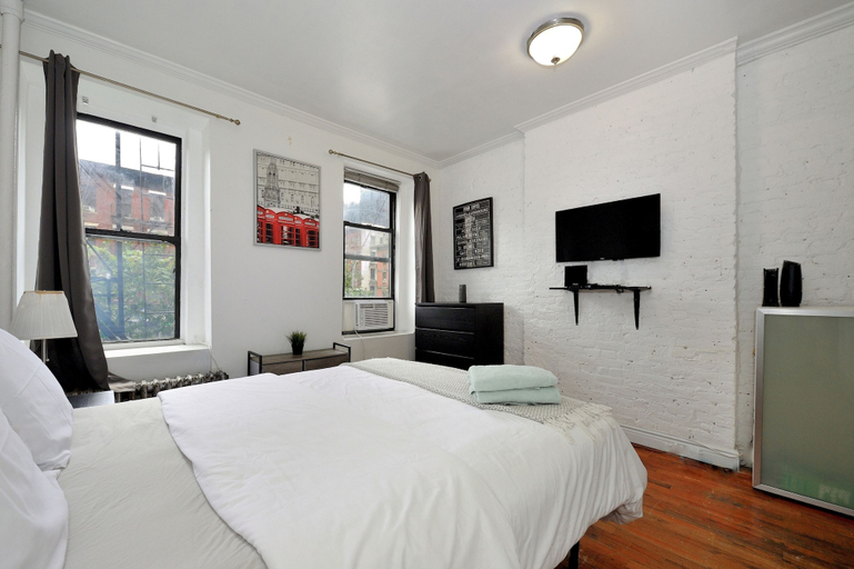 Room 4, Charming 2BR Apartment Near Times Square, New York