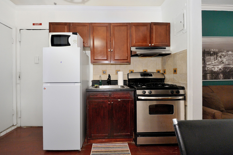 Room 5, Charming 2BR Apartment Near Times Square, New York
