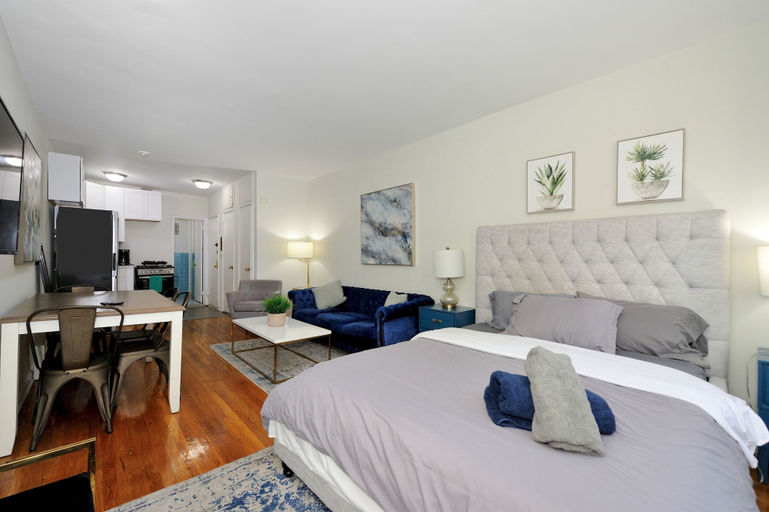 Room 3, Charming UES Studio Walk to Subway Central Park, New York