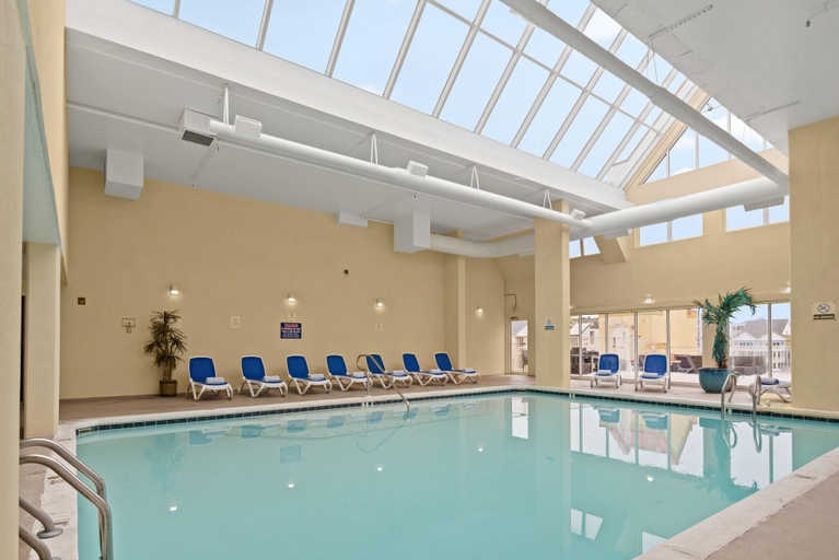 Sport & Beauty 4, Bonita Beach, Worcester