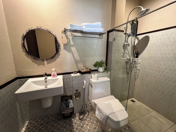 Bathroom 5, Gavilla15 Classic Boutique House, Muang Chiang Mai