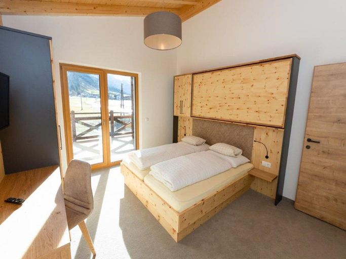 Bedroom 5, High-quality Apartment With ski Storage, Sankt Johann im Pongau