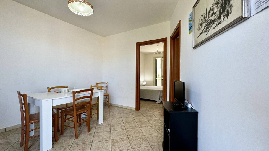 Room 4, App Lungolago 3 Places Near the Beach, Lecce