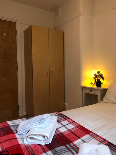 Others 2, Comfy Private Bedrooms near O2 Forum Kentish Town, Camden, London