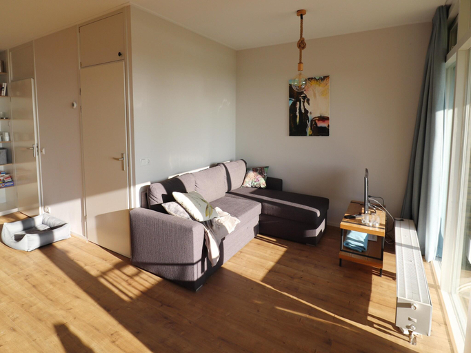 Others 4, Apartment in Heeg with Heegermeer Views, Wymbritseradiel