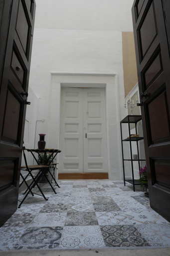Others 3, Suite Gimma 209, Bari