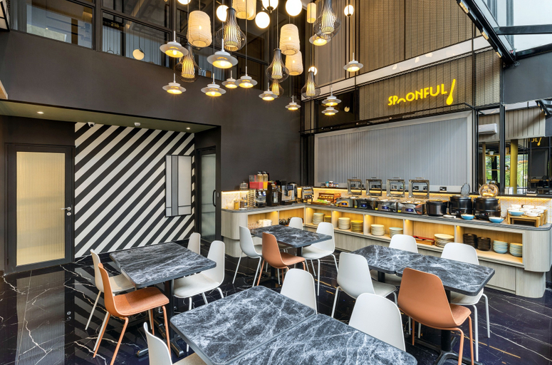 Food & Drinks 5, ROOMS INC Sudirman – Jakarta, South Jakarta
