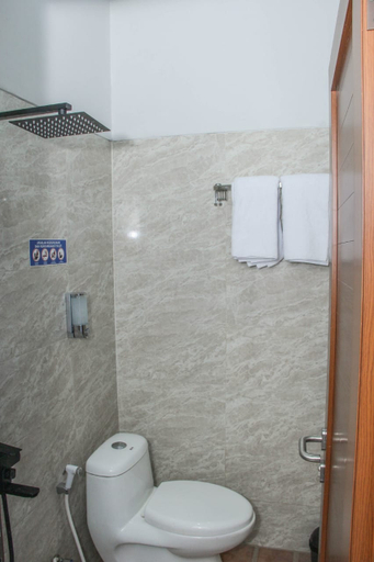 Bathroom 5, Laswi Syariah Guest House, Bandung