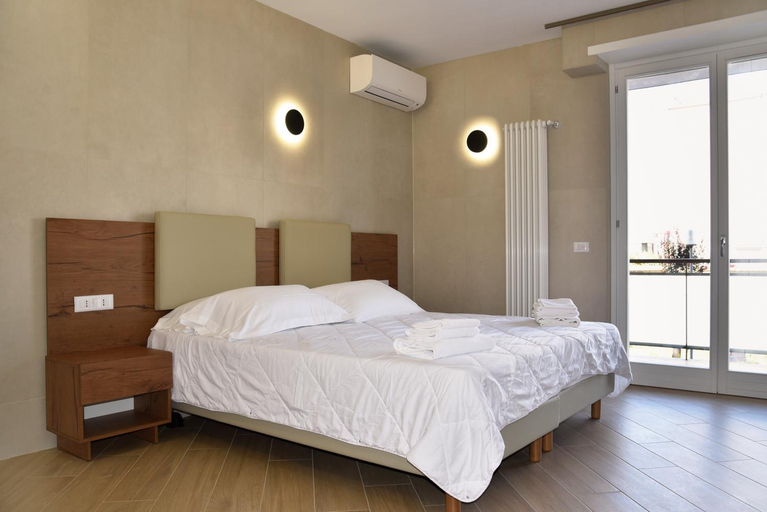 Others 3, La Maison Latina Guest House, Latina
