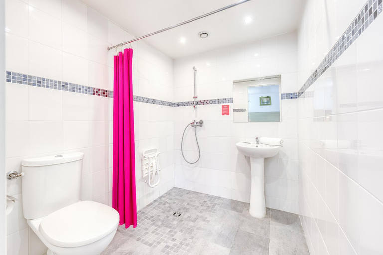 Bathroom 3, FASTHOTEL ROISSY CDG SUD - Claye Souilly, Seine-et-Marne