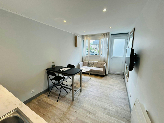 Room 5, La Cour Barbatre Calme, Marne