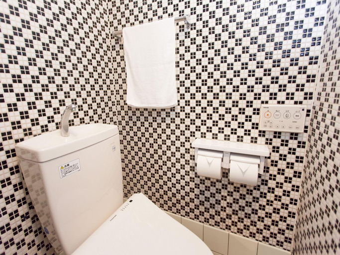 Bathroom 2, Kujo Stays, Kyoto
