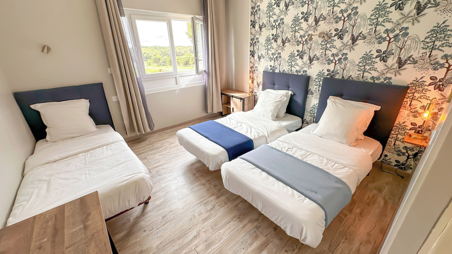 Bedroom 3, Hotel Les Rocailles, Hérault