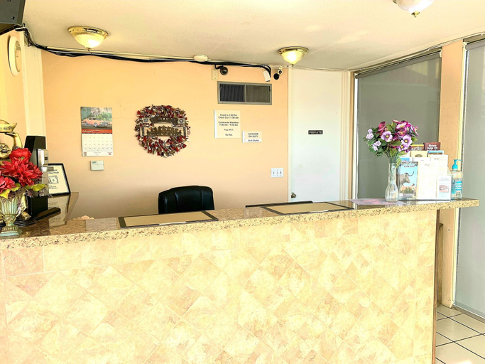 Public Area 2, Executive Inn, Ford