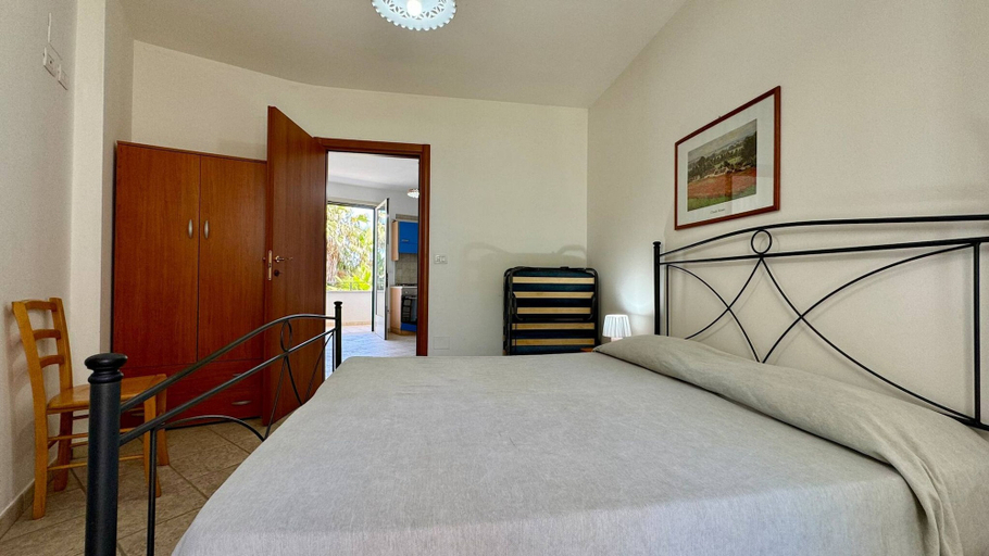 Room 2, App Lungolago 3 Places Near the Beach, Lecce