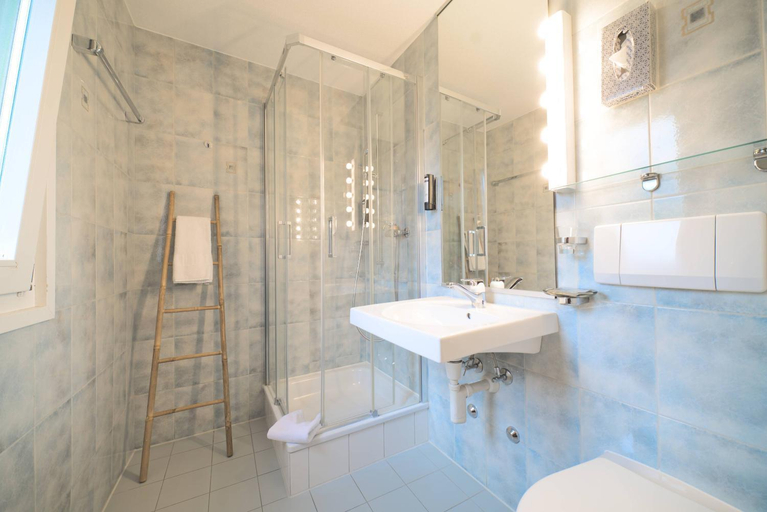 Bathroom 4, Tulip Inn Lausanne Beaulieu, Lausanne